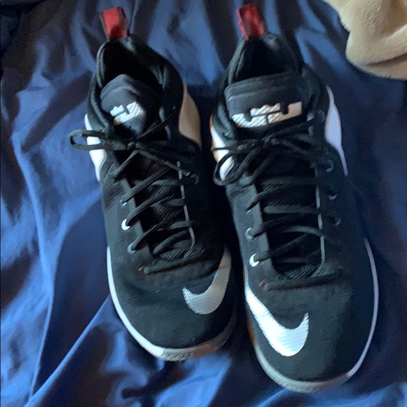 Nike LeBron witness xx 2s - Picture 1 of 3